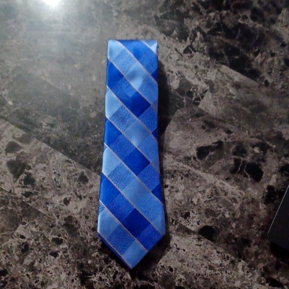 Michael Kors designer classic plaid Tie - Picture 1 of 3